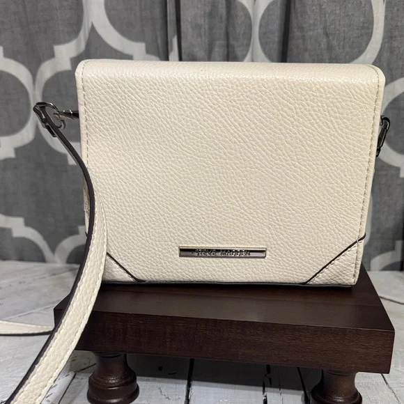 EUC Steve Madden Textured Black and Cream Box Crossbody Bag - Picture 2 of 10
